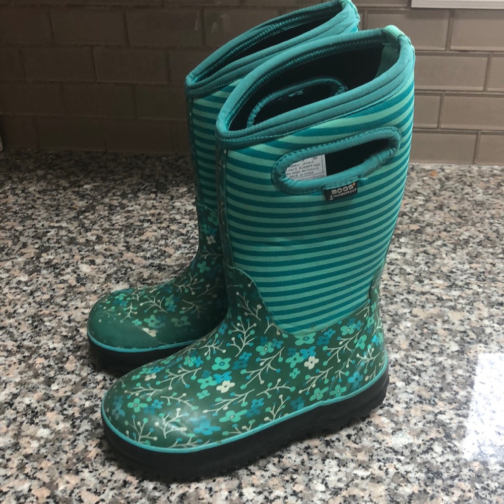 Girls BOGS winter boots size 13
